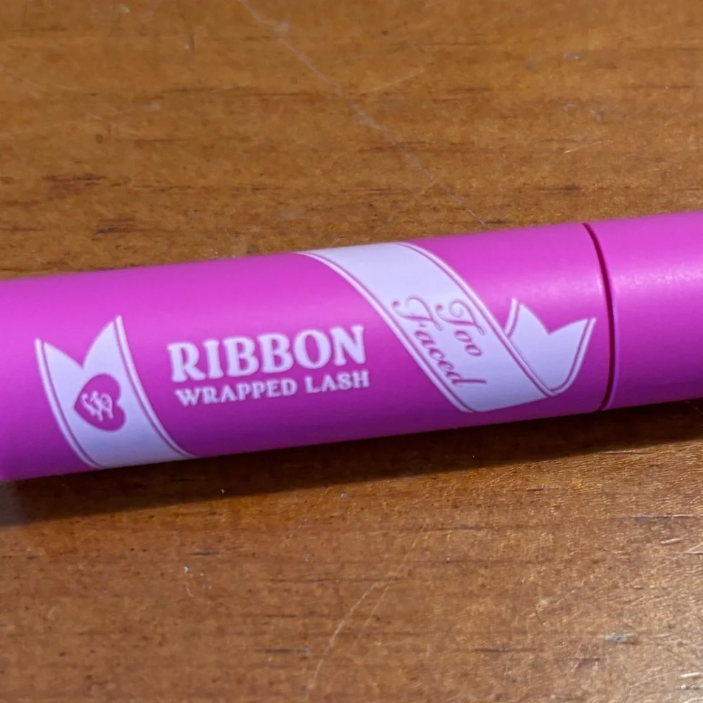 Too Faced Ribbon Wrapped Lash Extreme Length Tubing Mascara